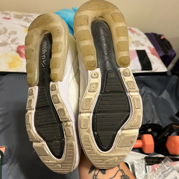 Nike Air Max 270 - Picture 3 of 3